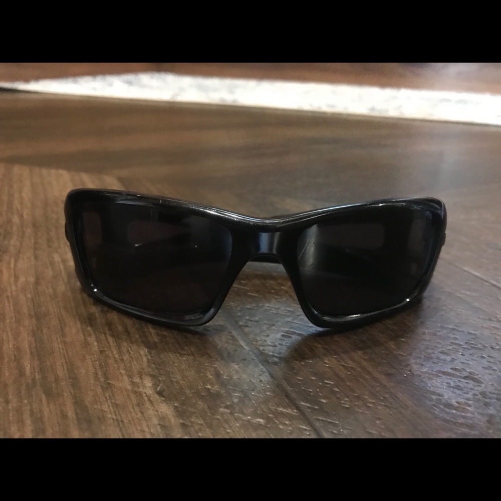 Men’s Oakley sunglasses